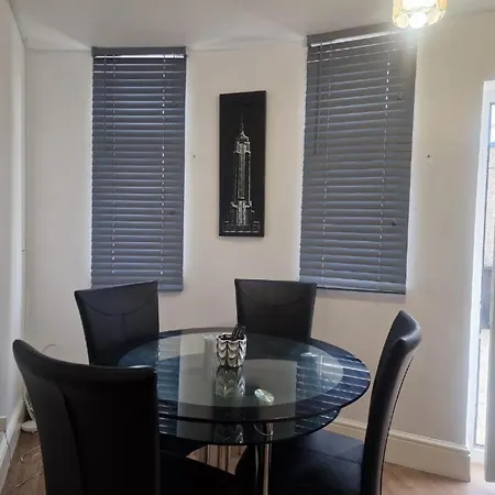 Suite, 3 Single Beds Бристоль