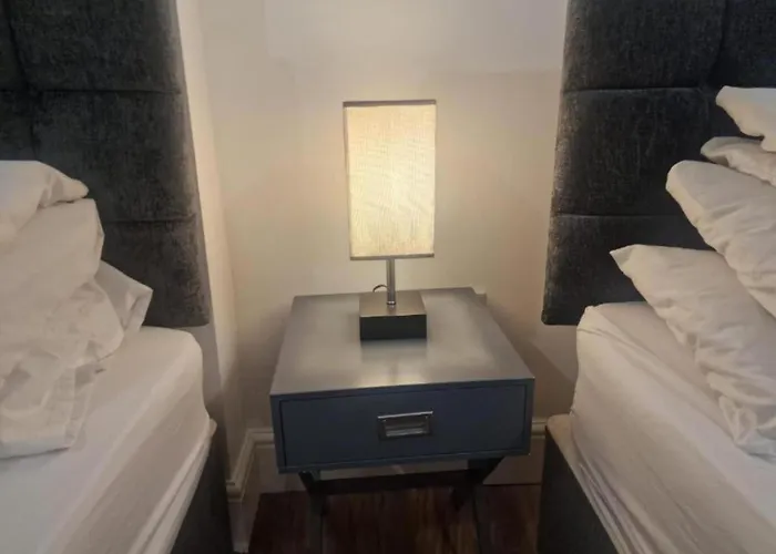 Suite, 3 Single Beds Апартаменти Бристоль