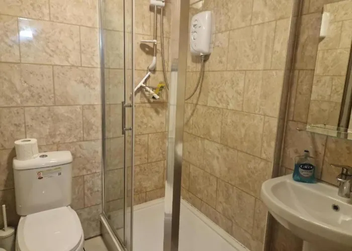 Daire Suite, 3 Single Beds Bristol