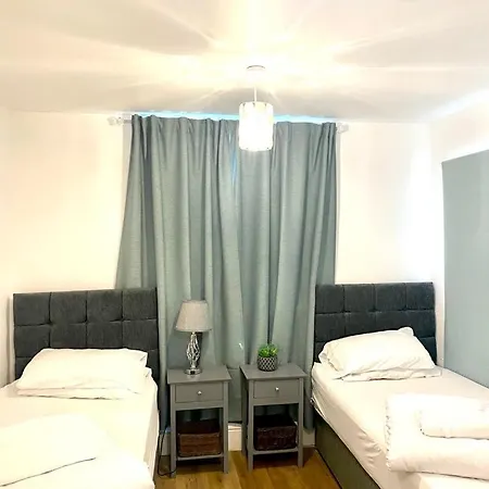 Apartment Suite, 3 Single Beds