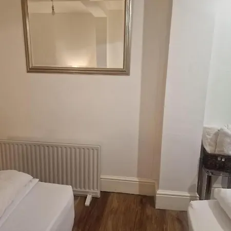 Suite, 3 Single Beds * Bristol