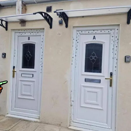 Suite, 3 Single Beds Apartment Bristol
